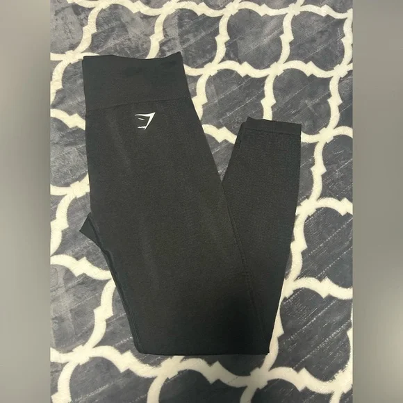 Gymshark women’s  Charcoal Leggings - Picture 2 of 4